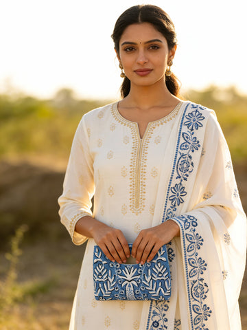 Botanical Clutch – Beaded Light Blue Handheld Bag