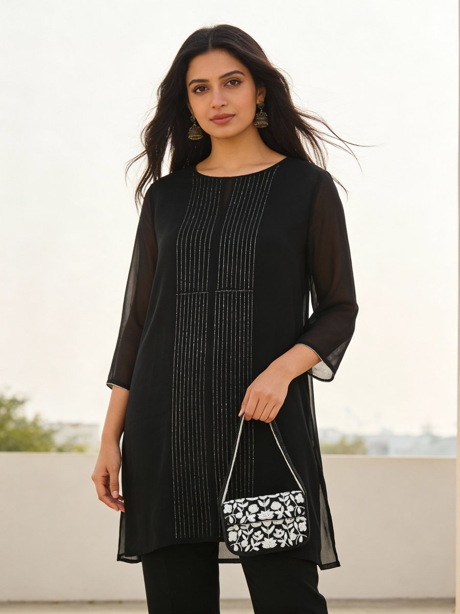 Rose Baguette – Beaded Monochrome Shoulder Bag | Maummi - Maummi